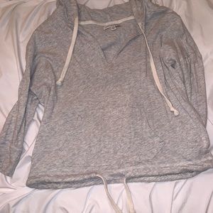 grey sweatshirt